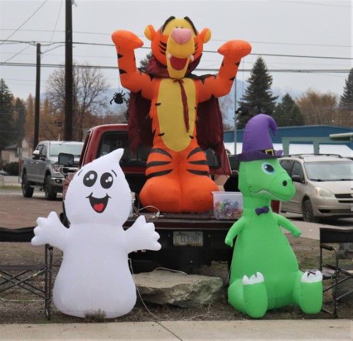 Vampire Tigger and friends. Photo by LibbyMT.com.