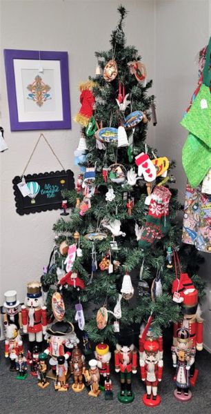 Tree ornaments. Photo by LibbyMT.com.