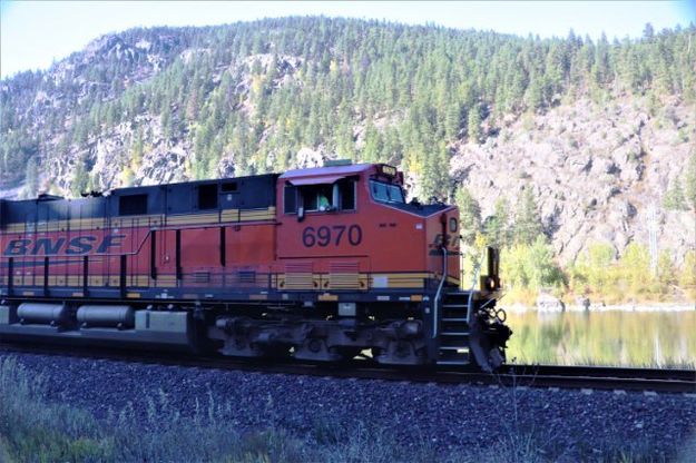 BNSF. Photo by LibbyMT.com.