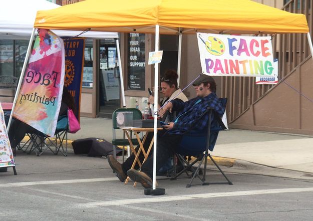 Face painting. Photo by LibbyMT.com.