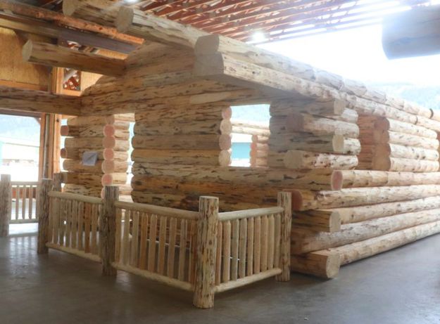 Log cabin. Photo by LibbyMT.com.
