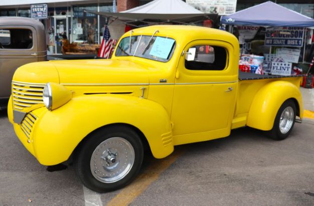 1939 Dodge pickup. Photo by LibbyMT.com.