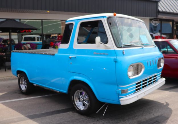 1962 Ford Econoline. Photo by LibbyMT.com.