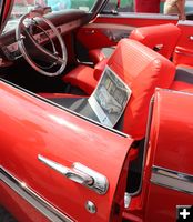 Swivel seats. Photo by LibbyMT.com.