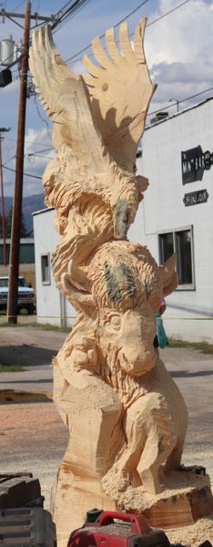 Alex Pricob's carving. Photo by LibbyMT.com.
