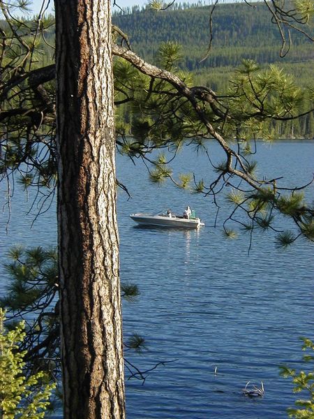 Boating McGregor Lake. Photo by LibbyMT.com.