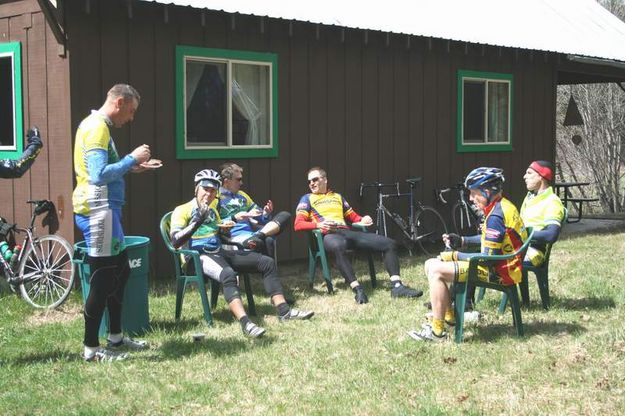 Pie stop on Pipe Creek. Photo by LibbyMT.com.