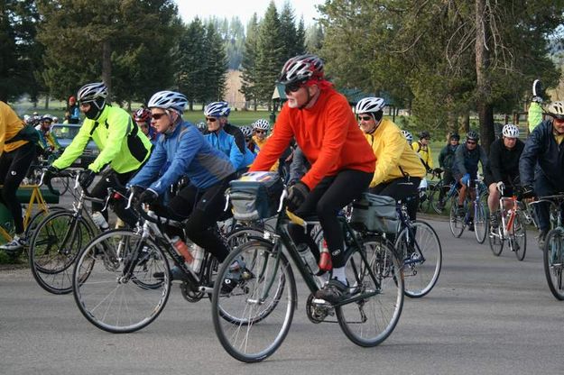 And they're off!. Photo by LibbyMT.com.