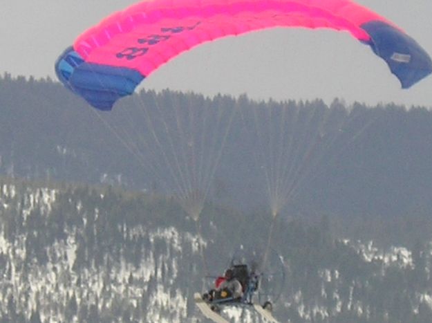 Powered Parachute landing. Photo by LibbyMT.com.