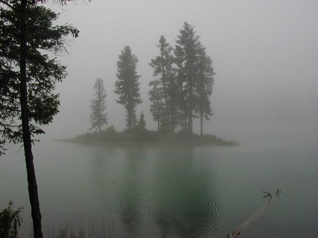 Island in Horseshoe Lake. Photo by LibbyMT.com.